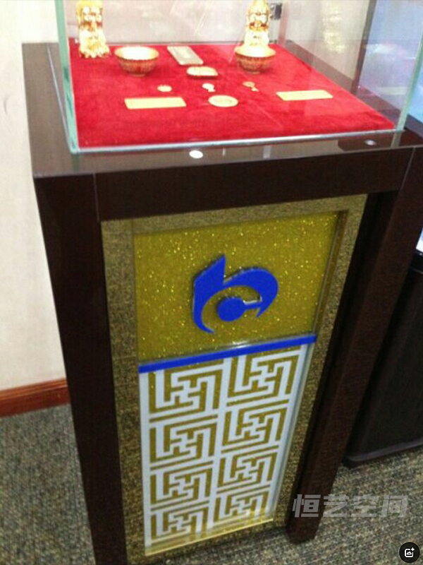 交通銀行金屬展柜2.jpg